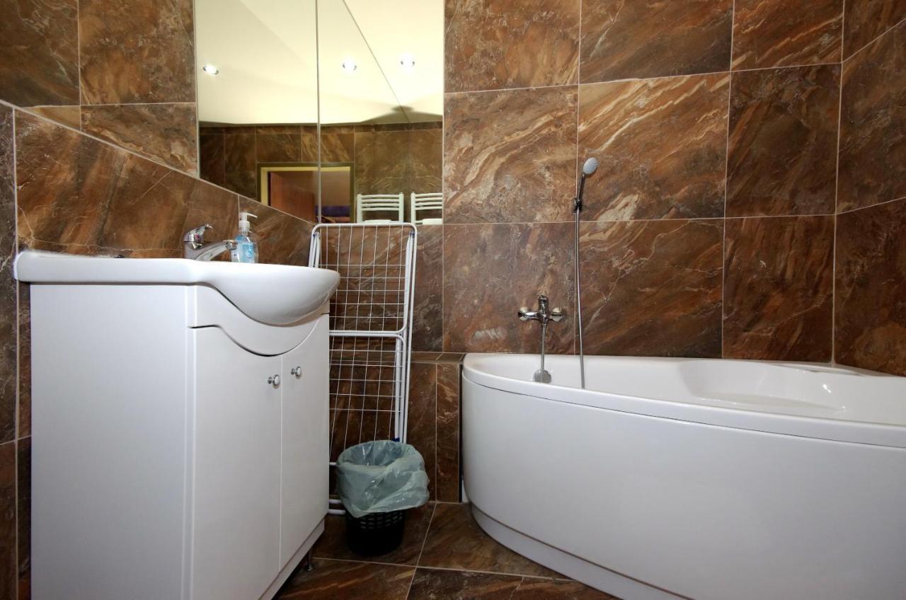 Corvin Apartman Дьюла Экстерьер фото