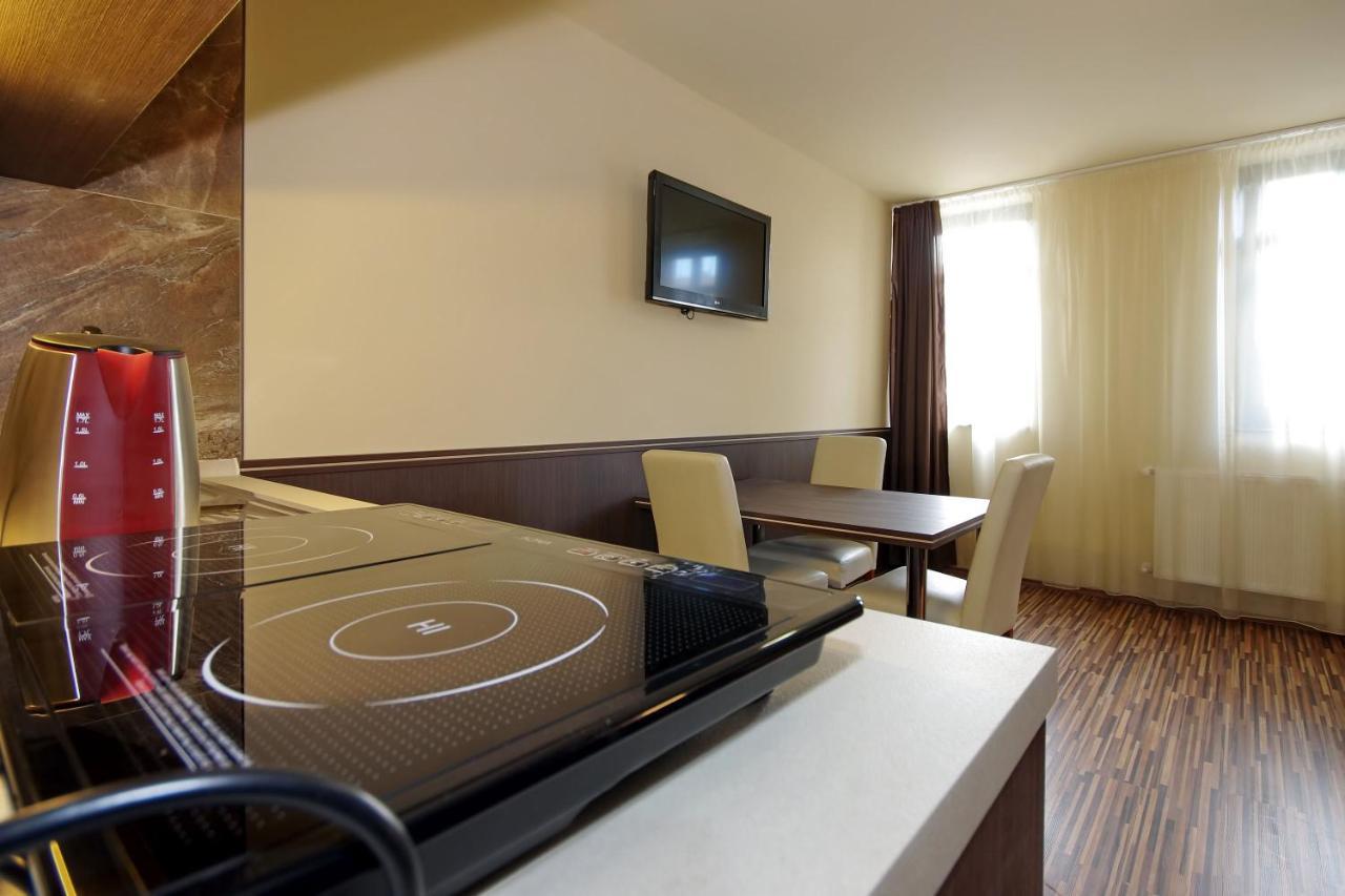 Corvin Apartman Дьюла Экстерьер фото