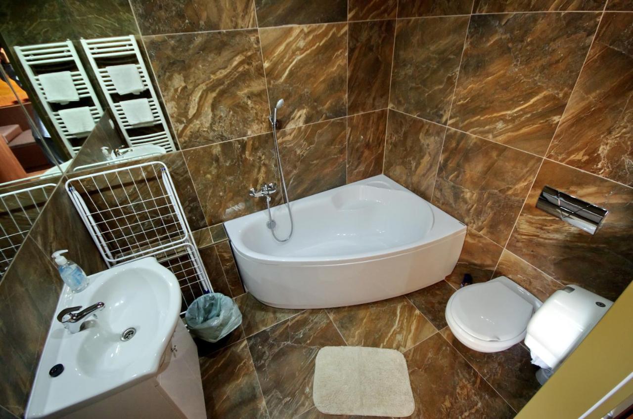 Corvin Apartman Дьюла Экстерьер фото