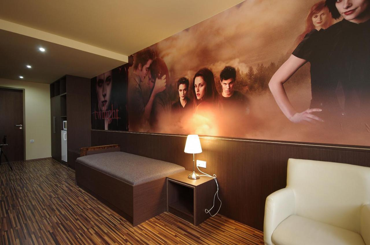 Corvin Apartman Дьюла Экстерьер фото