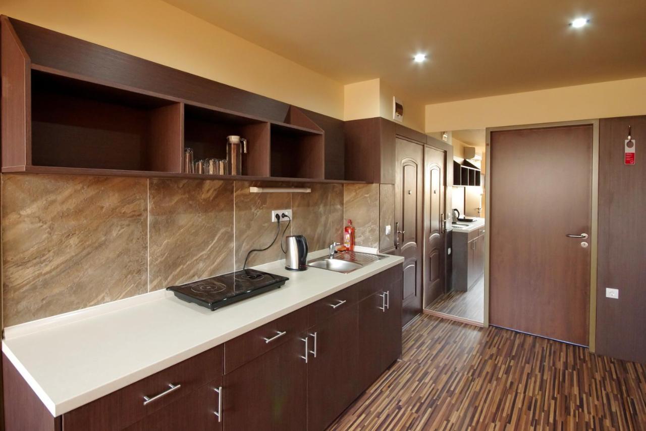 Corvin Apartman Дьюла Экстерьер фото